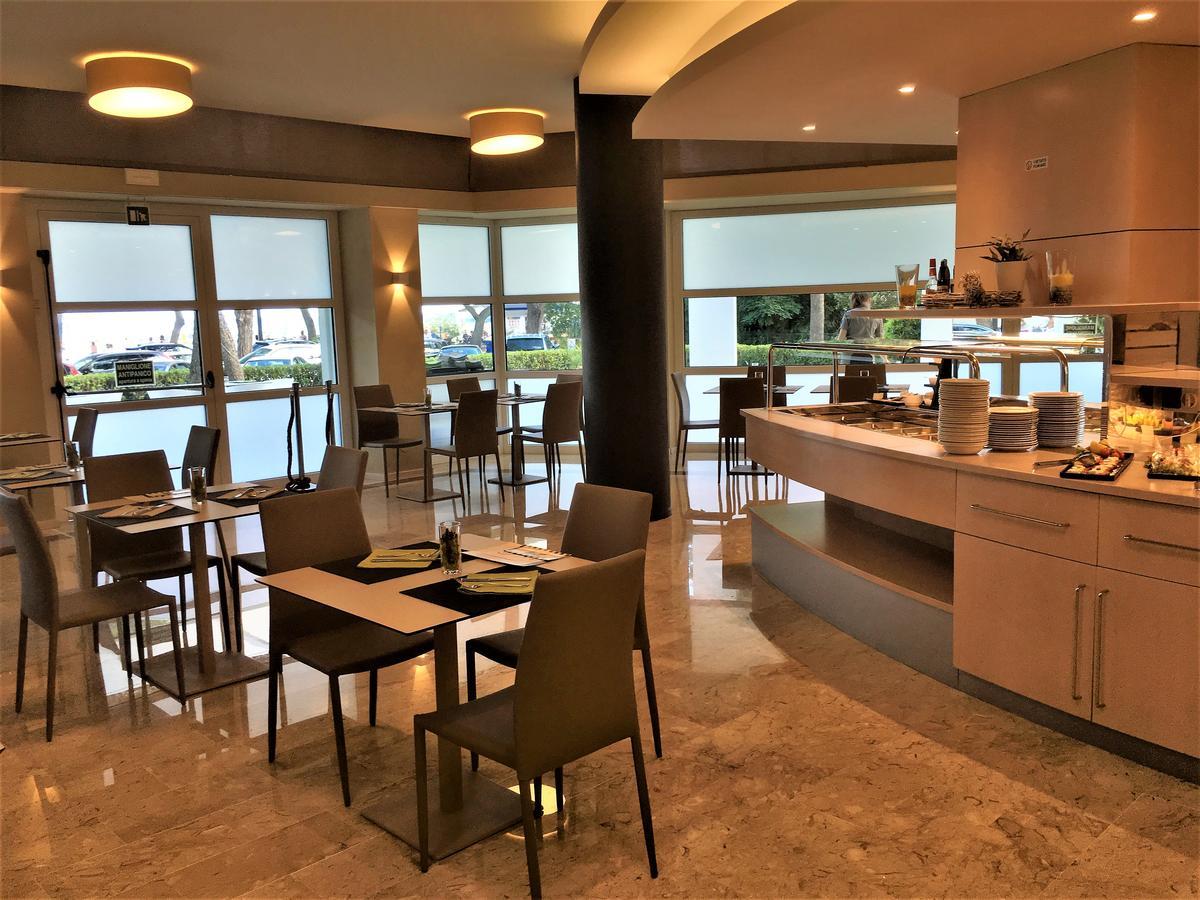 International Beach Hotel Lignano Sabbiadoro Exterior photo